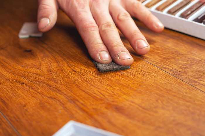 prodotti per pulire il parquet