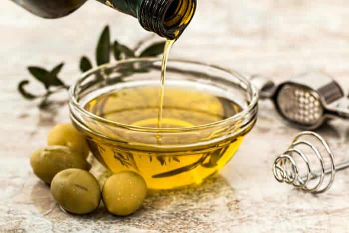 Olio d'oliva per il parquet